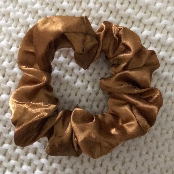 5 NWOT Scrunchies - Picture 14 of 15